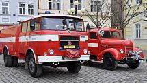 Výstava hasičské techniky v Duchcově u příležitosti předání nového hasičského auta místnímu sboru dobrovolných hasičů.