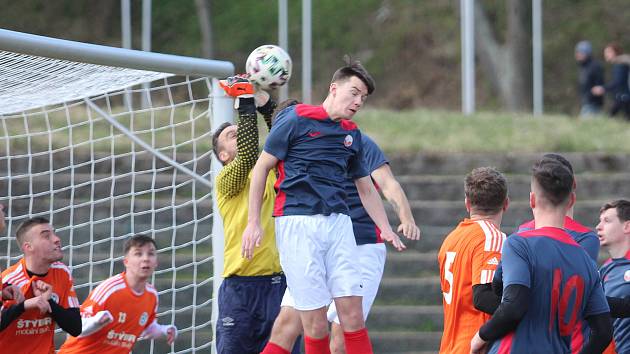 I. B třída: Unčín - Svádov (v oranžovém) 0:2