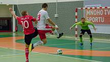 Teplický Svarog porazil v semifinále poháru Chrudim (v červeném) 2:1
