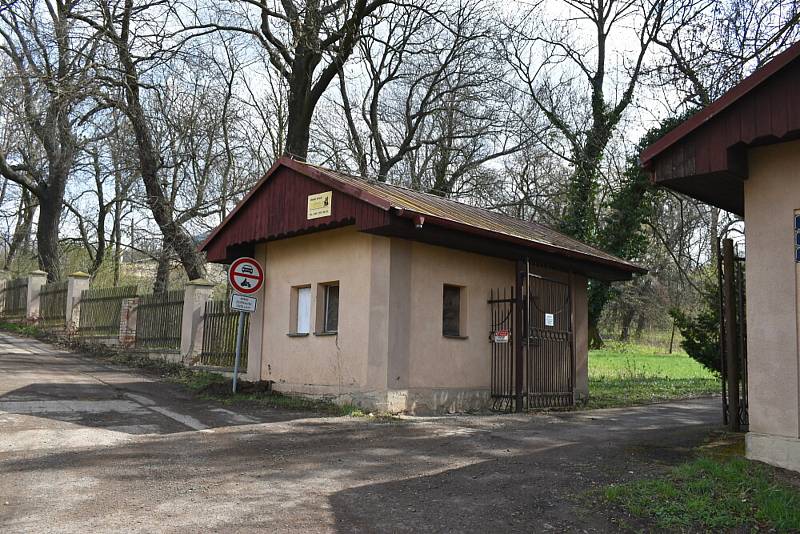 Zámek Křemýž se nachází v Křemýži, což je součást Ohníčska.