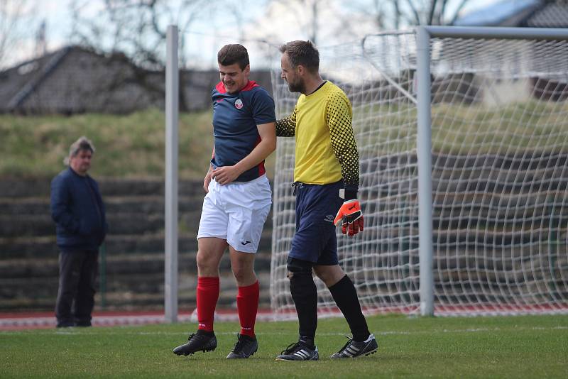 I. B třída: Unčín - Svádov (v oranžovém) 0:2