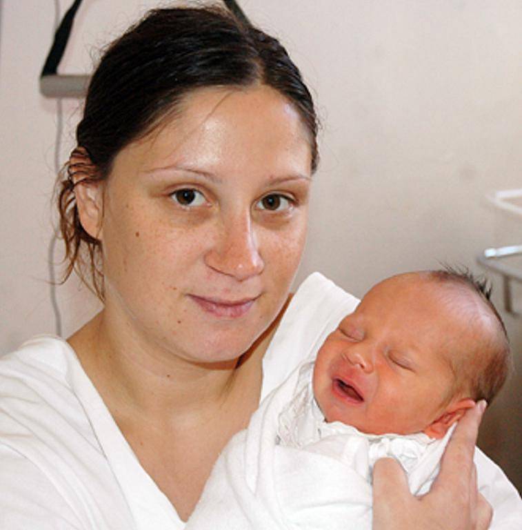 Mamince Lucii Horváthové z Lahoště se 13. září ve 13.45 hod. v teplické porodnici narodil syn Vojtěch Horváth. Měřil 50 cm a vážil 3,55 kg.