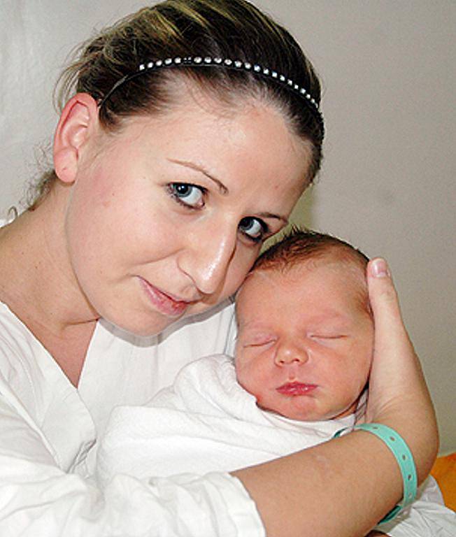 Mamince Denise Illešové ze Střelné se 14. září v 11.25 hod. v teplické porodnici narodil syn Matyáš Secký. Měřil 50 cm a vážil 3,75 kg.