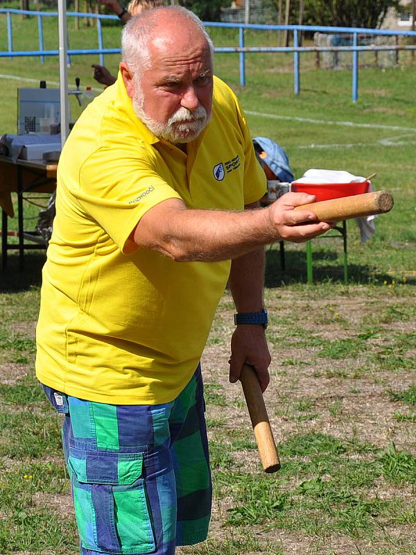 Na hřišti v Ohníči se konal Den netradičních sportů. Záštitu převzalo Regionální centrum Sportu pro všechny Teplice.