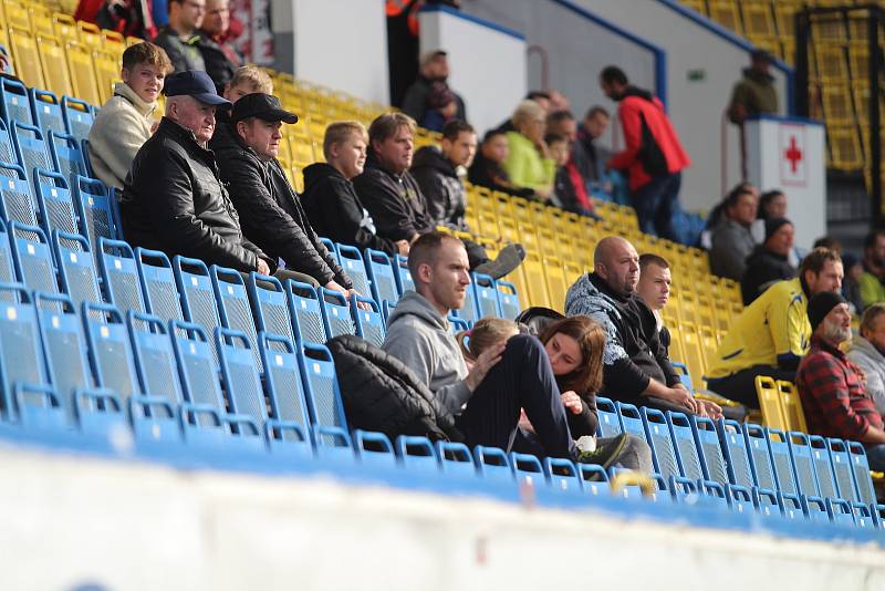 Diváci na fotbale Teplice - Pardubice