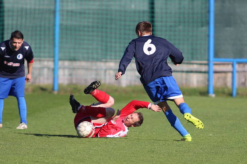 1. FC Dubí - Kladruby (v červeném)