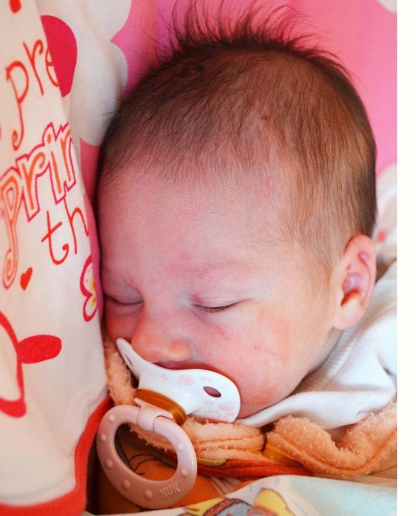 Mamince  Ivaně Mellenové z Bíliny se 23. ledna v 9.59 hod. v teplické porodnici narodila dcera Izabela Kalendová. Měřila  50 cm a vážila 3,50 kg.