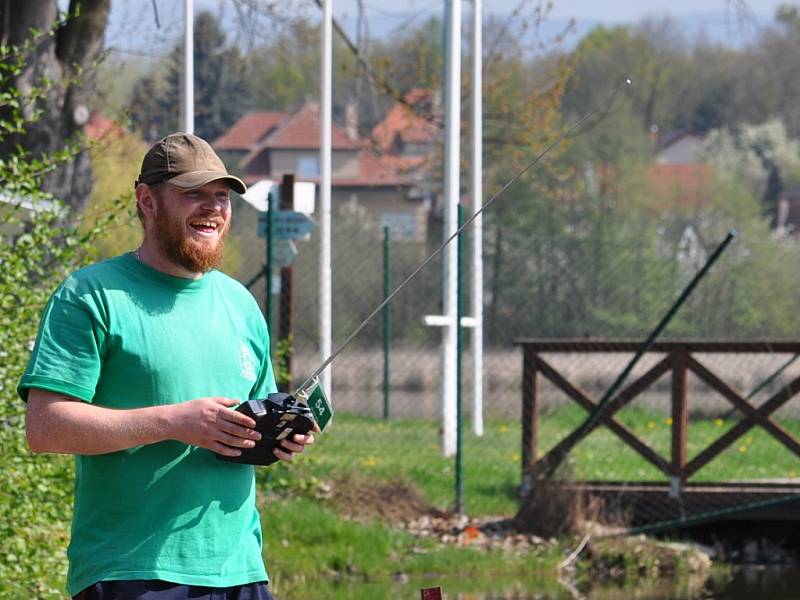 Soutěž lodních modelářů v Duchcově. Tradiční závody uspořádal klub lodních modelářů „Royal Dux“ Duchcov