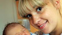 Mamince Jitce Čížkové z Krupky se 6. června v 19.19 hod. v teplické porodnici narodil syn Sebastian Veselý. Měřil 50 cm a vážil 3,25 kg.