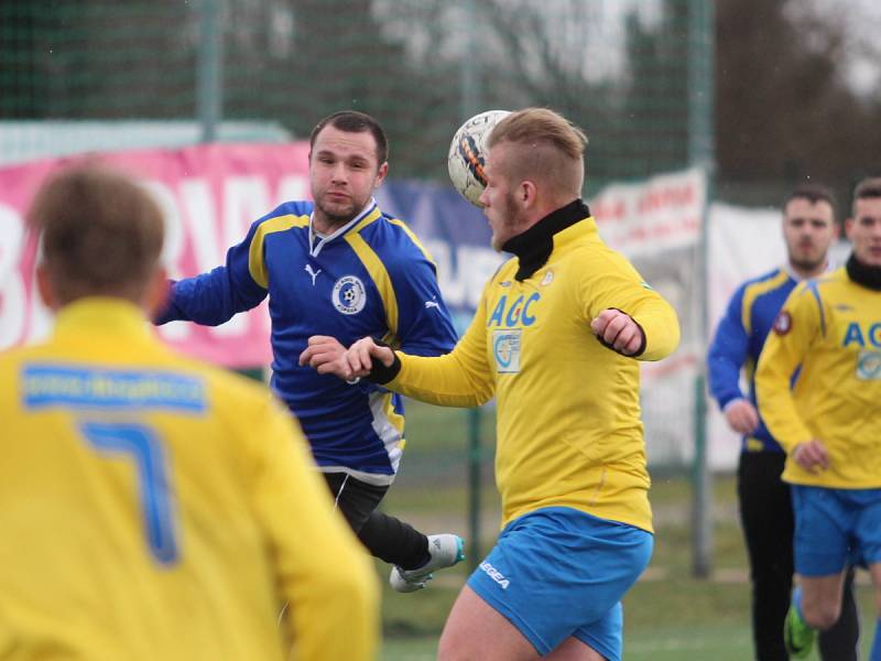 Srbice (v modrém) porazily Oldřichov 2:1