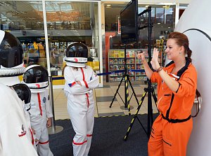 Z dětí se v teplické Olympii stanou během chvíle astronauti. A pak hurá do vesmíru!