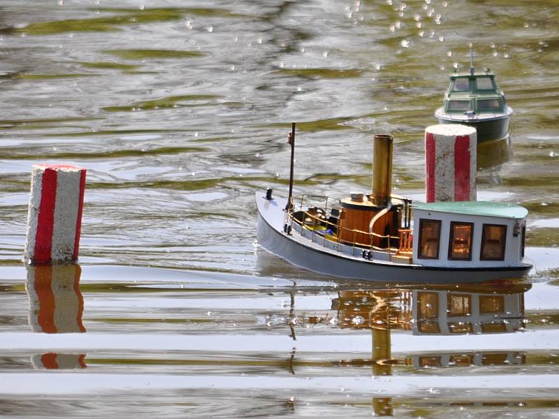 Soutěž lodních modelářů v Duchcově. Tradiční závody uspořádal klub lodních modelářů „Royal Dux“ Duchcov