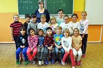 Na fotografii jsou žáci ze ZŠ Hostomice, 1. B třída paní učitelky Marcely Husákové.