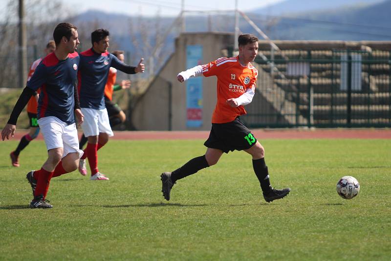 I. B třída: Unčín - Svádov (v oranžovém) 0:2