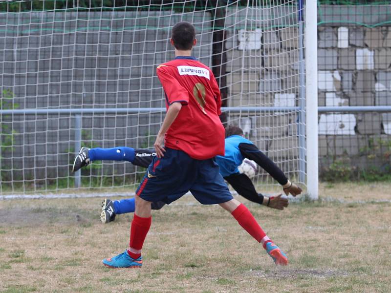 Sobědruhy (červené dresy) - Modlany B 3:2 na penalty