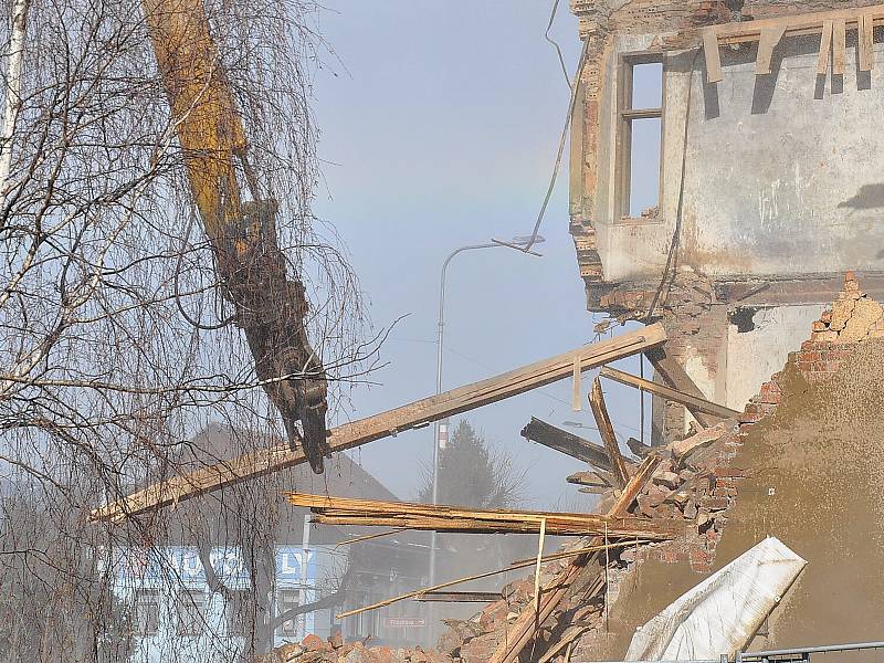 Demolice bývalého hotelu Imperiál začala.