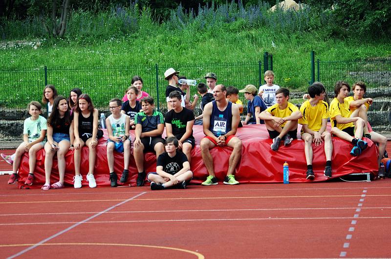 Sportovní hry mládeže 2019 všech krupských škol na tamějším městském stadionu.