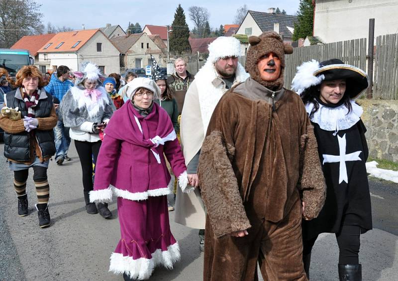 Masopustní veselici si užívali v sobotu v Červeném Újezdu 