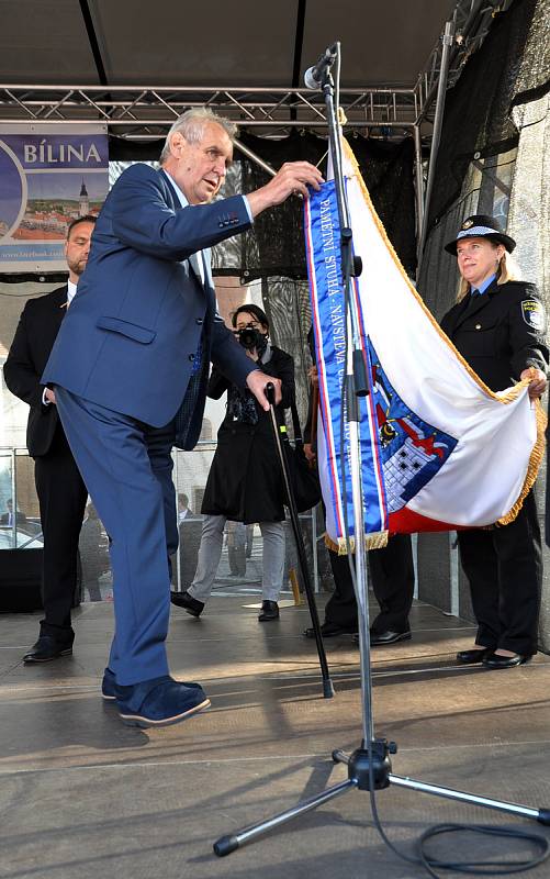 Návštěva prezidenta ČR Miloše Zemana v Bílině, setkání s občany na Mírovém náměstí.