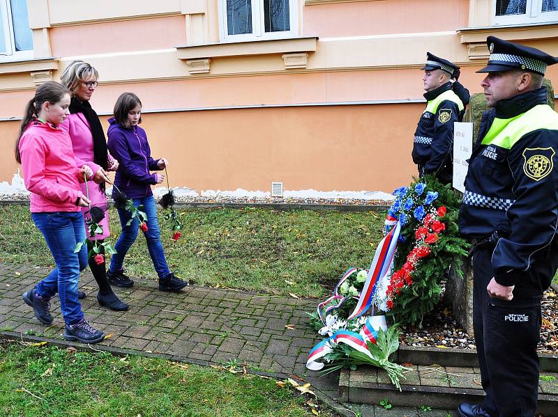 Pietní akt k 99. výročí vzniku samostatného společného státu v Dubí.