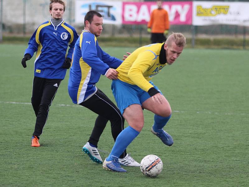 Srbice (v modrém) porazily Oldřichov 2:1