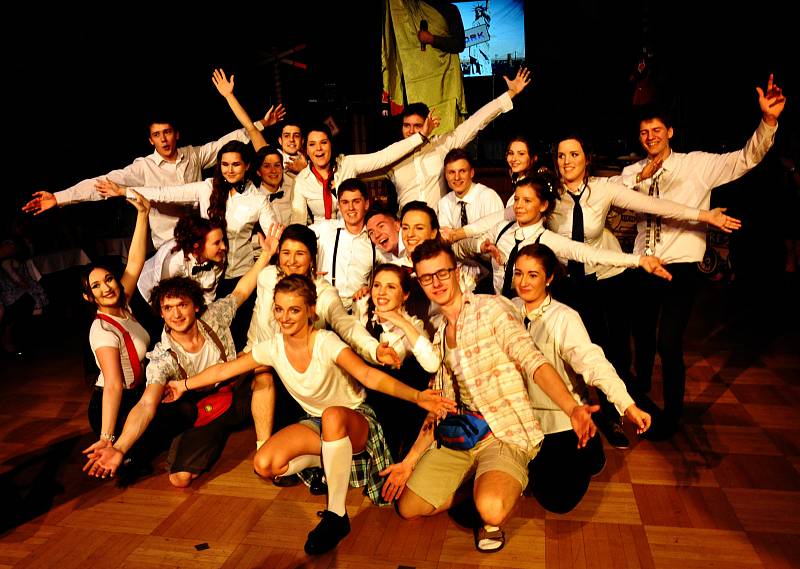Maturitní ples studentů Gymnázia Teplice, třída 8.D, který se konal ve všech sálech teplického divadla.