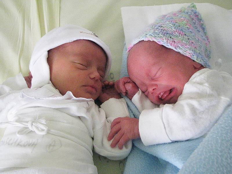Mamince Lucii Bočkové z Krupky se 19. února v teplické porodnici narodily holčičky – dvojčátka. Adélka Matouschková se narodila v 18.50 hod., měřila 48 cm a vážila 2,35 kg. Nikolka Matouschková se narodila v 18.53 hod., měřila 45 cm a vážila 
