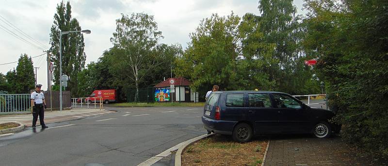 Bouračkou skončila honička řidiče pod vlivem drog s policií v Proboštově.