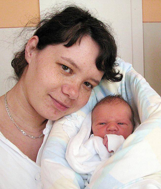 Mamince Kateřině Váňové z Dubí se 23. února ve 22.45 hodin v teplické porodnici narodil syn Alexandr Váňa. Měřil 48 cm a vážil 2,75 kg.