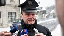 Pavel Češka z cizinecké policie při tiskové konferenci na Moldavě.