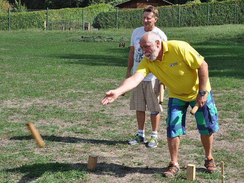 Na hřišti v Ohníči se konal Den netradičních sportů. Záštitu převzalo Regionální centrum Sportu pro všechny Teplice.