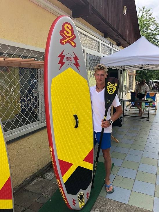 Na Barboře vám půjčí paddleboard i kajak.