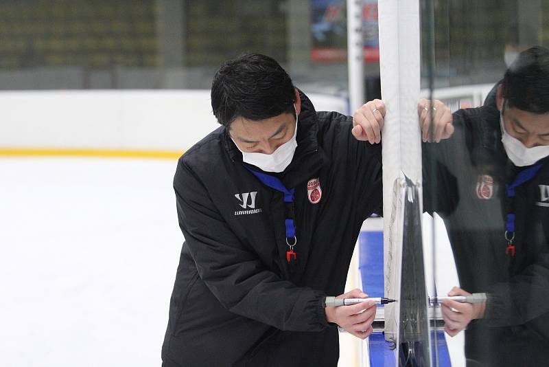 Trénink japonského dívčího týmu do 18 let v Teplicích