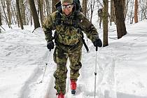 Vojáci vyjeli do Krušných hor, kde na ně čekal výcvik na sněhu a ledu.