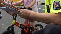 Preventivní policejní akce zaměřená na správné vybavení kola se konala 30. června v Újezdečku.
