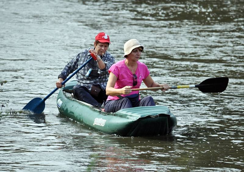   Vodáci zamkli řeku Bílinu,  27 lodí jelo letos naposledy