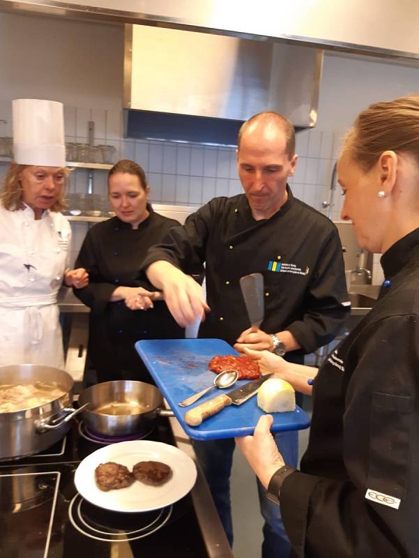 Kuchaři a cukráři z teplické Hotelové školy vyrazili sbírat zkušenosti do Norska.
