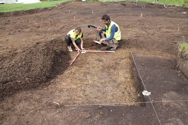 Z archeologického průzkumu v Modlanech, v místech, kde vyroste nová obecní hasičárna.