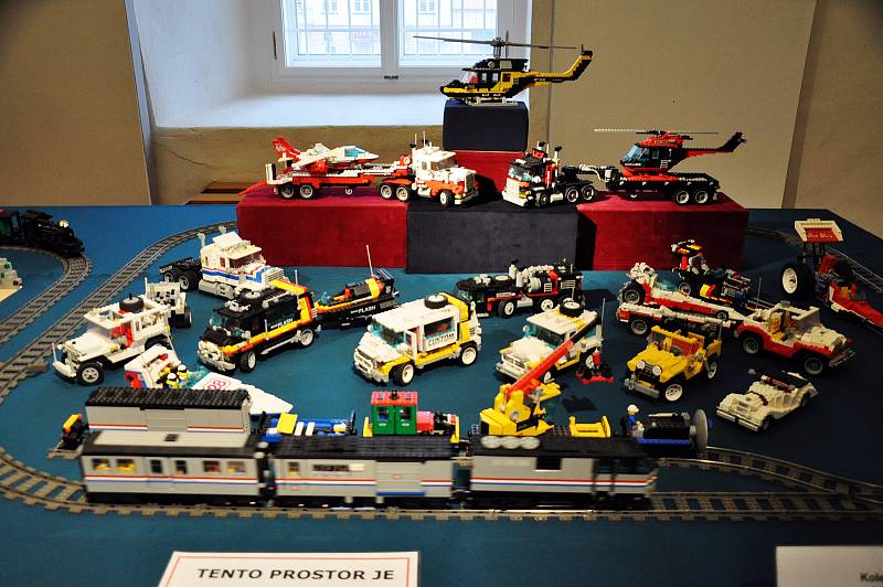 Výstavu Svět z kostiček LEGO najdete v prvních dvou výstavních místnostech teplického zámku.