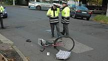 Na železničním přejezdu v Bílinské ulici v Teplicích se 21. 10. 2010 střetl motorový vlak s cyklistou, kterého sanitka převezla do nemocnice na ARO.