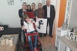 Oficiální předání bytu rodině handicapované Terezky.