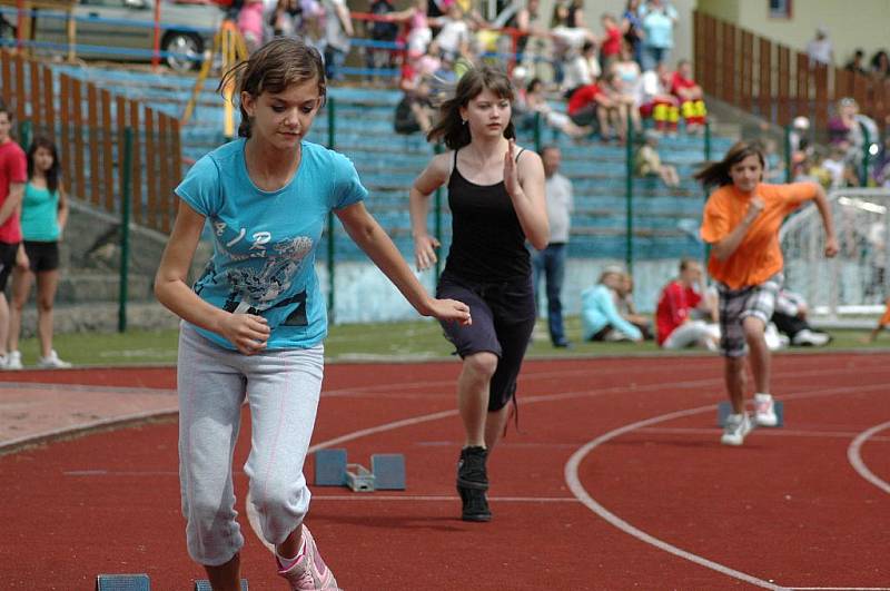 Sportovní školní hry obsadily stadion v Krupce