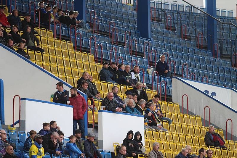 Diváci na fotbale Teplice - Pardubice