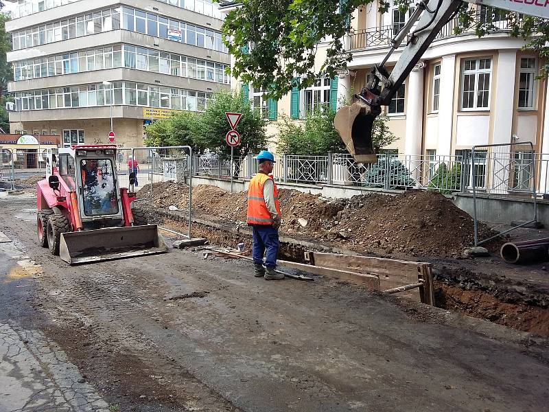 Uzavírky a rozkopané Teplice, Potěminova ulice.