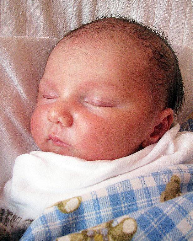 Mamince Kamile Brabcové z Kladrub se 31. ledna v 18.50 hodin v teplické porodnici narodil syn Matyáš Schwertschal. Měřil 52 cm a vážil 4,10 kg.