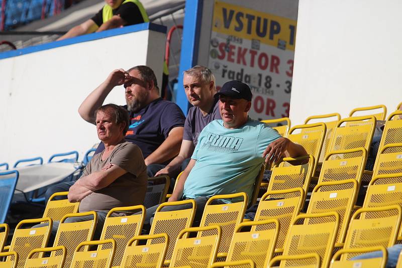 Diváci na fotbale Teplice - Pardubice