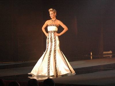 Fashion show 2007, salon Moravec a kolekce společenských šatů