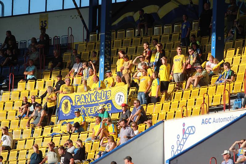 Diváci na fotbale Teplice - Slavia