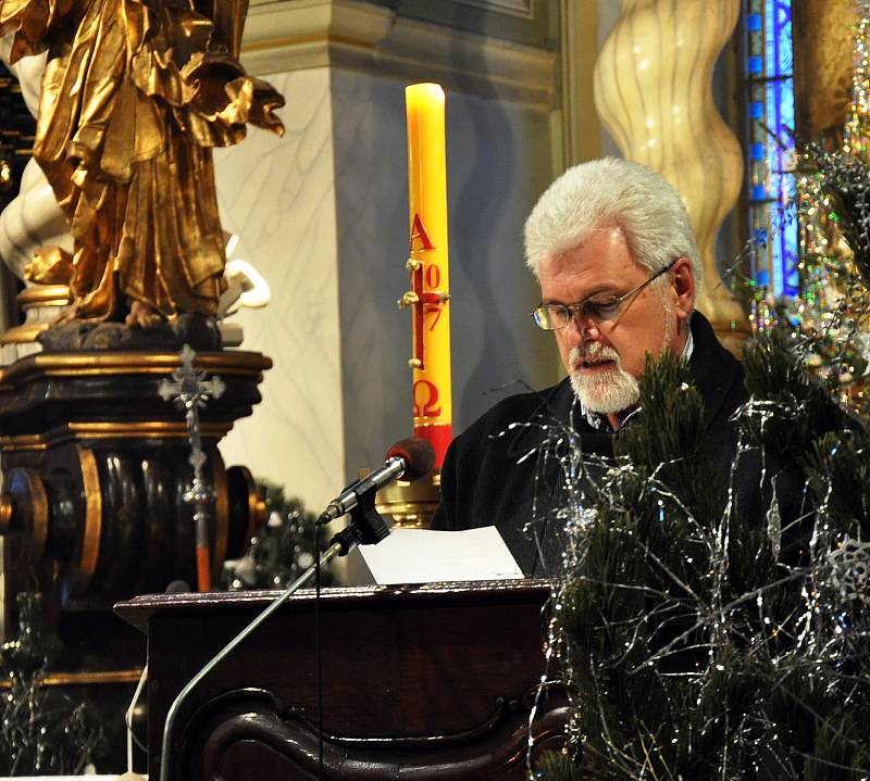 Poslední rozloučení s Otcem P. Ing. Janem Robem, SDB v děkanském kostele sv. Jana Křtitele v Teplicích