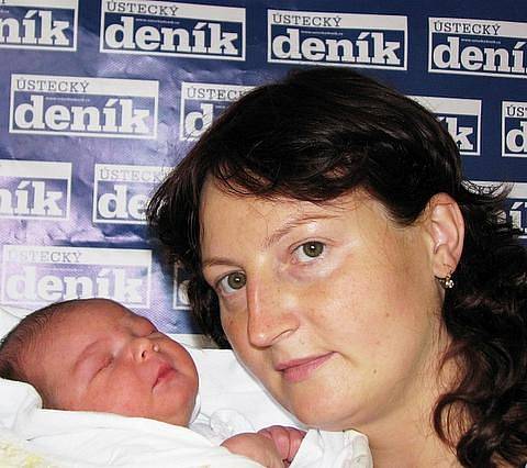 Martině Jiráčkové z Krupky se v ústecké porodnici 7. 10. v 8.11 hod. narodil syn Daniel Mezinov. Měřil 50 centimetrů a vážil 3,93 kg.
